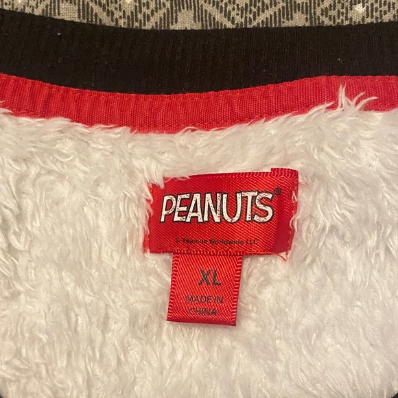 Peanuts White and Black Fleece Pajama Top - Picture 2 of 4